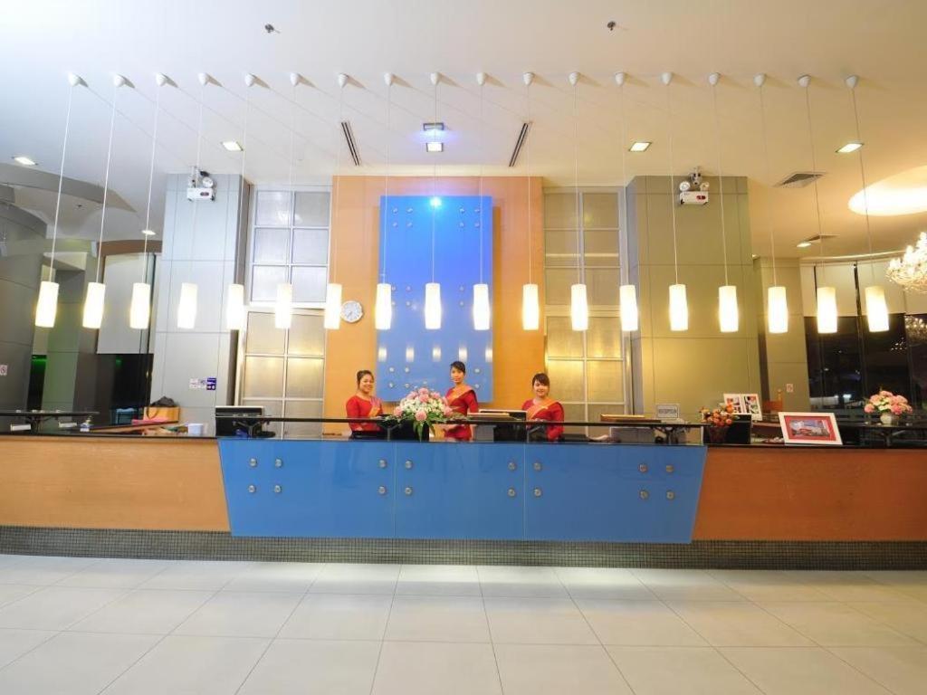 Mayflower Grande Hotel Hat Yai Exterior foto