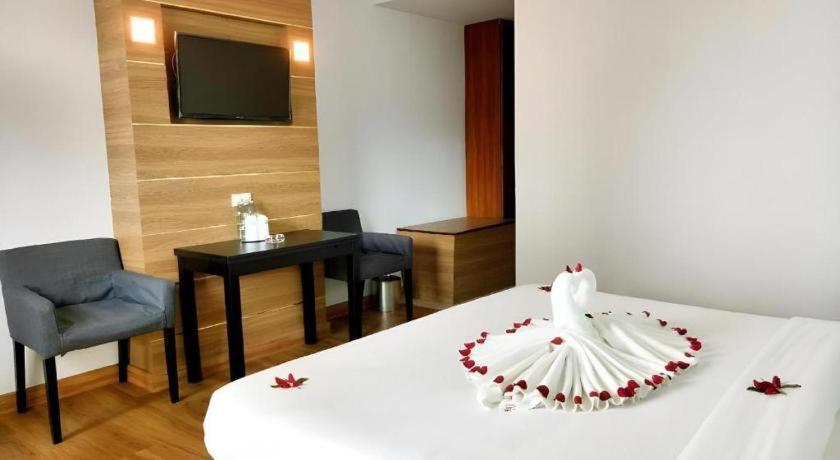 Mayflower Grande Hotel Hat Yai Exterior foto